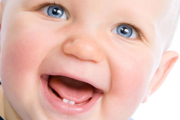 ¿Cuándo llevar a los niños al dentista? Todo lo que necesitas saber