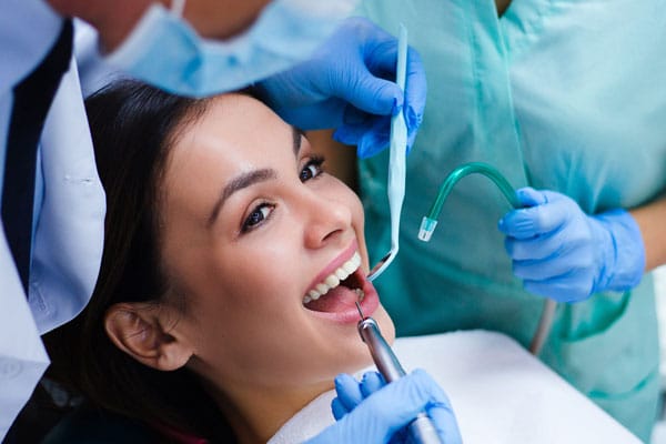 Cirugía bucal tratamiento dental